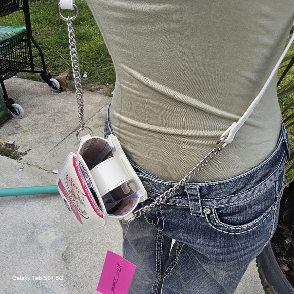 BETSEY JOHNSON WHITE BETSEY JOHNSON "SASSY SPRITZ " CROSSBODY - Picture 4 of 5